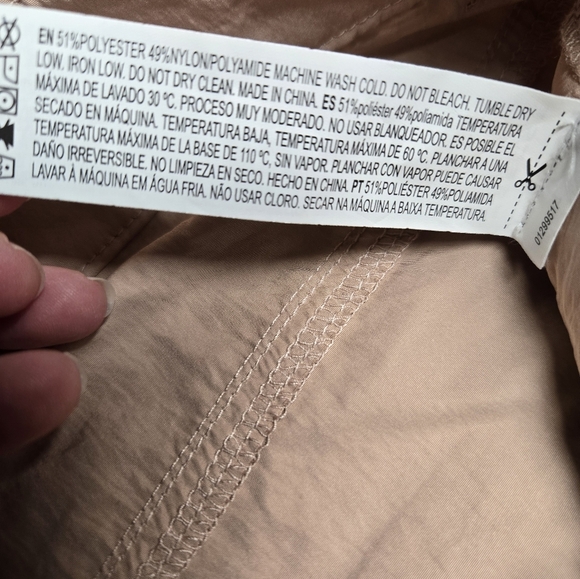 Forever 21 Tan Women's Lightweight Cargo Pants Wide Leg Size Large - Picture 5 of 6